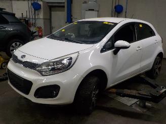 Dezmembrări autoturisme Kia Rio Rio III (UB) Hatchback 1.2 CVVT 16V (G4LA5) [63kW]  (09-2011/12-2017) 2012
