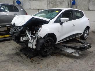 Vrakbiler auto Renault Clio Clio IV (5R) Hatchback 5-drs 1.5 Energy dCi 90 FAP (K9K-628(K9K-E6)) [=
66kW]  (11-2012/08-2021) 2018