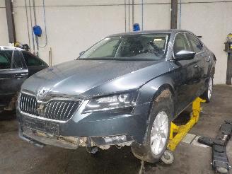 Purkuautot passenger cars Skoda Superb Superb (3V3) Hatchback 2.0 TDI (DFCA) [140kW]  (03-2015/...) 2016