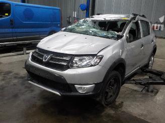 Dezmembrări autoturisme Dacia Sandero Sandero II Hatchback 0.9 TCE 12V (H4B-400(H4B-A4)) [66kW]  (10-2012/..=
=2E) 2013/6
