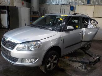 Vrakbiler auto Skoda Fabia Fabia II Combi Combi 5-drs 1.2 TDI 12V Greenline (CFWA) [55kW]  (05-20=
10/12-2014) 2011/11