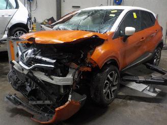 Autoverwertung Renault Captur Captur (2R) SUV 1.2 TCE 16V EDC (H5F-403(H5F-D4)) [88kW]  (06-2013/...=
) 2014