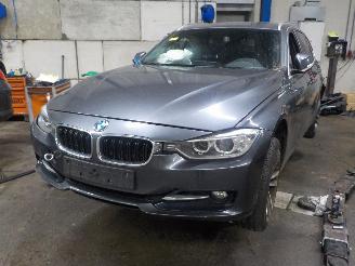 Vrakbiler auto BMW 3-serie 3 serie Touring (F31) Combi 320d 2.0 16V (N47-D20C) [120kW]  (07-2012/=
06-2019) 2013