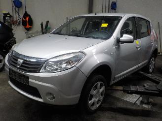 Dezmembrări autoturisme Dacia Sandero Sandero I (BS) Hatchback 1.2 16V (D4F-732(D4F-F7)) [55kW]  (11-2008/12=
-2012) 2011