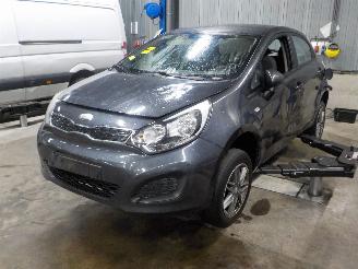Démontage voiture Kia Rio Rio III (UB) Hatchback 1.2 CVVT 16V (G4LA5) [63kW]  (09-2011/12-2017) 2013