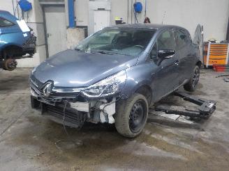 Vrakbiler auto Renault Clio Clio IV (5R) Hatchback 0.9 Energy TCE 75 12V (H4B-408) [56kW]  (10-201=
8/03-2019) 2019
