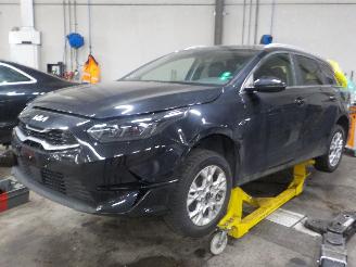 Démontage voiture Kia Cee d Ceed Sportswagon (CDF) Combi 5-drs 1.5 T-GDI 16V (G4LH) [118kW]  (01-2=
021/...) 2023
