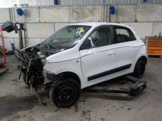 Coche siniestrado Renault Twingo Twingo III (AH) Hatchback 5-drs 1.0 SCe 70 12V (H4D-400(H4D-A4)) [52kW=
]  (09-2014/...) 2016/4