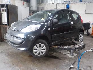 Coche siniestrado Peugeot 107 107 Hatchback 1.0 12V (384F(1KR)) [50kW]  (06-2005/05-2014) 2006