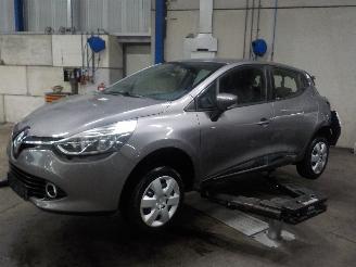 Vrakbiler auto Renault Clio Clio IV (5R) Hatchback 5-drs 0.9 Energy TCE 90 12V (H4B-400(H4B-A4)) [=
66kW]  (11-2012/08-2021) 2015