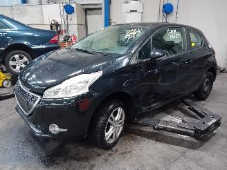 Vrakbiler auto Peugeot 208 208 I (CA/CC/CK/CL) Hatchback 1.0 Vti 12V PureTech (EB0(ZMZ)) [50kW]  =
(03-2012/12-2019) 2012