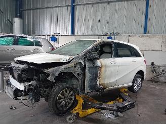 rozbiórka samochody osobowe Mercedes B-klasse B (W246) Hatchback 1.6 B-180 BlueEFFICIENCY Turbo 16V (M270.910) [90kW=
]  (11-2011/12-2018) 2014