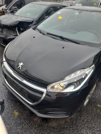 Vrakbiler auto Peugeot 208 208 I (CA/CC/CK/CL) Hatchback 1.6 Blue HDi 100 (DV6FD(BHY)) [73kW]  (0=
1-2015/12-2019) 2015/0