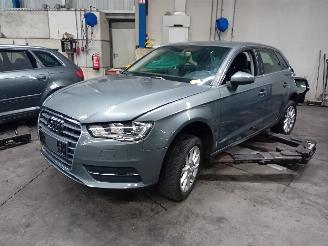 Salvage car Audi A3 A3 Sportback (8VA/8VF) Hatchback 5-drs 1.2 TFSI 16V (CJZA(Euro 5)) [77=
kW]  (05-2013/03-2020) 2014/2