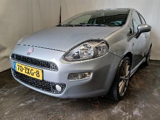 Vaurioauto  passenger cars Fiat Punto Punto III (199) Hatchback 0.9 TwinAir (312.A.2000) [63kW]  (03-2012/..=
=2E) 2013/2
