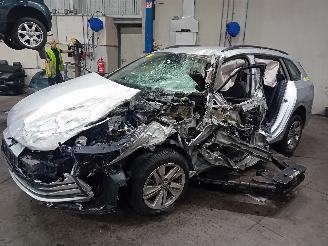 disassembly passenger cars Volkswagen Golf Golf VIII Variant (GC5) Combi 1.0 eTSI 12V (DLAA) [81kW]  (06-2020/...=
) 2023