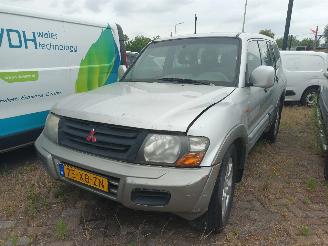 skadebil auto Mitsubishi Pajero Pajero Hardtop (V6/7) Terreinwagen 3.2 DI-D 16V (4M41) [118kW]  (04-20=
00/12-2006) 2003/1