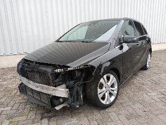 damaged passenger cars Mercedes B-klasse B (W246) Hatchback 2.1 B-200 CDI BlueEFFICIENCY, B-200d 16V (OM651.930=
(Euro 6)) [100kW]  (08-2014/12-2018) 2015/8
