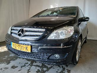 krockskadad bil auto Mercedes B-klasse B (W245) Hatchback 2.0 B-200 16V (M266.960) [100kW]  (03-2005/11-2011)= 2008/2