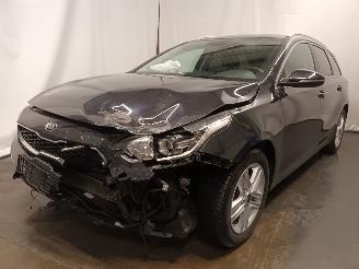 skadebil auto Kia Cee d Ceed Sportswagon (CDF) Combi 5-drs 1.0i T-GDi 12V (G3LC) [88kW]  (05-2=
018/...) 2019/4