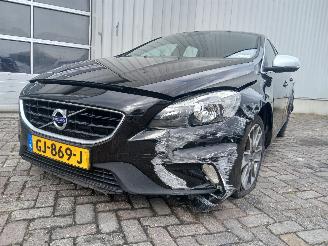 krockskadad bil auto Volvo V-40 V40 (MV) Hatchback 5-drs 2.0 D2 16V (D4204T8(Euro 6b)) [88kW]  (02-201=
5/08-2019) 2015/6
