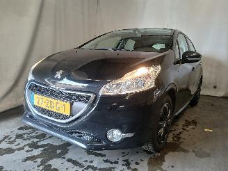 Schadeauto Peugeot 208 208 I (CA/CC/CK/CL) Hatchback 1.2 Vti 12V PureTech 82 (EB2F(HMZ)) [60k=
W]  (03-2012/12-2019) 2012/10