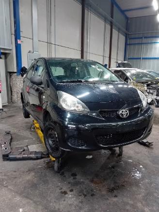 Dezmembrări autoturisme Toyota Aygo Aygo (B10) Hatchback 1.0 12V VVT-i (1KR-FE) [50kW]  (07-2005/05-2014) 2010