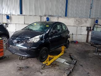 Dezmembrări autoturisme Toyota Aygo Aygo (B10) Hatchback 1.0 12V VVT-i (1KR-FE) [50kW]  (07-2005/05-2014) 2008