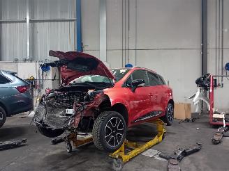 Vrakbiler auto Renault Clio Clio IV Estate/Grandtour (7R) Combi 5-drs 0.9 Energy TCE 90 12V (H4B-4=
00(H4B-A4)) [66kW]  (01-2013/08-2021) 2014