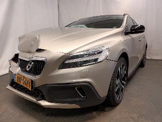 Vaurioauto  passenger cars Volvo V-40 V40 Cross Country (MZ) Hatchback 5-drs 1.5 T3 16V Geartronic (B4154T4(=
Euro 6b)) [112kW]  (04-2015/08-2019) 2018/10