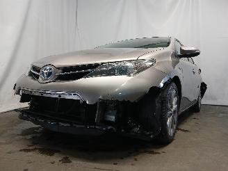 skadebil auto Toyota Auris Auris Touring Sports (E18) Combi 1.8 16V Hybrid (2ZRFXE) [100kW]  (07-=
2013/12-2018) 2013/10