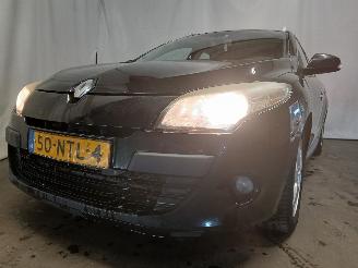 Schadeauto Renault Mégane Megane III Grandtour (KZ) Combi 5-drs 1.5 dCi 110 (K9K-837(K9K-N8)) [8=
1kW]  (02-2009/04-2016) 2011/1