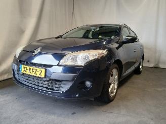 uszkodzony samochody osobowe Renault Mégane Megane III Grandtour (KZ) Combi 5-drs 1.4 16V TCe 130 (H4J-700(H4J-A7)=
) [96kW]  (05-2009/02-2016) 2009/11