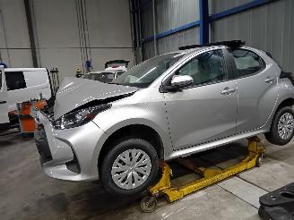 Uttjänta bilar auto Toyota Yaris Yaris IV (P21/PA1/PH1) Hatchback 1.5 12V Hybrid 115 (M15AFXE) [85kW]  =
(02-2020/...) 2023/1