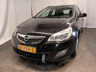 Vaurioauto  passenger cars Opel Astra Astra J Sports Tourer (PD8/PE8/PF8) Combi 1.4 16V ecoFLEX (A14XER(Euro=
 5)) [74kW]  (10-2010/10-2015) 2011/8