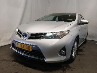 skadebil auto Toyota Auris Auris (E18) Hatchback 5-drs 1.8 16V Hybrid (2ZRFXE) [100kW]  (10-2012/=
03-2019) 2014/4