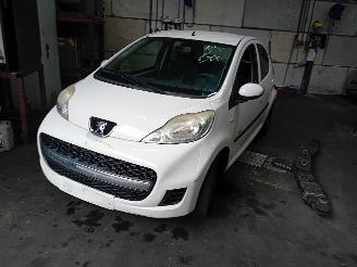Uttjänta bilar auto Peugeot 107 107 Hatchback 1.0 12V (384F(1KR)) [50kW]  (06-2005/05-2014) 2010/7