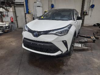 Vrakbiler auto Toyota C-HR C-HR (X1,X5) SUV 2.0 16V Hybrid (M20AFXS) [112kW]  (10-2019/...) 2021