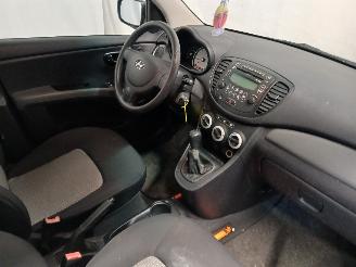 Hyundai I-10 i10 (F5) Hatchback 1.1i 12V (G4HG) [49kW]  (01-2008/12-2013) picture 9