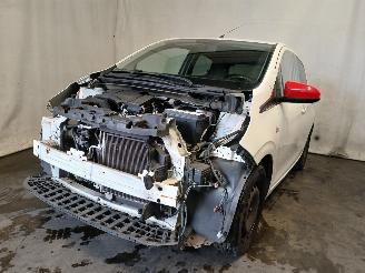 skadebil auto Peugeot 108 108 Hatchback 1.0 12V (1KRFE(CFB)) [51kW]  (05-2014/...) 2015/4