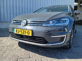 uszkodzony samochody osobowe Volkswagen Golf Golf VII (AUA) Hatchback e-Golf (EAZA) [100kW]  (12-2016/01-2021) 2017/11