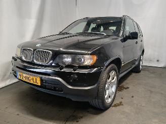 Damaged car BMW X5 X5 (E53) SUV 4.4 V8 32V (M62-B44(448S2)) [210kW]  (01-2000/09-2003) 2001/6