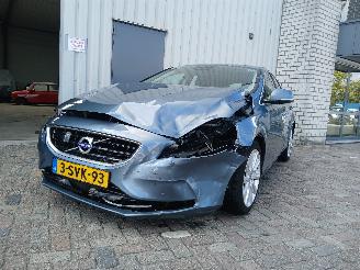 skadebil auto Volvo V-40 V40 (MV) Hatchback 5-drs 1.6 D2 (D4162T) [84kW]  (03-2012/12-2016) 2013/12
