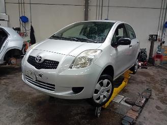 Vrakbiler auto Toyota Yaris Yaris II (P9) Hatchback 1.3 16V VVT-i (2SZFE) [64kW]  (08-2005/11-2010=
) 2008/9