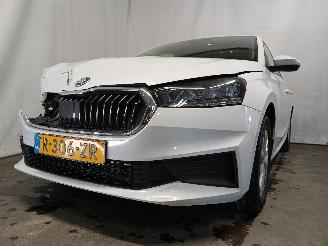 Unfallwagen Skoda Fabia Fabia IV (PJ3) Hatchback 5-drs 1.0 TSI 12V (DLAC) [70kW]  (06-2021/...=
) 2023/1