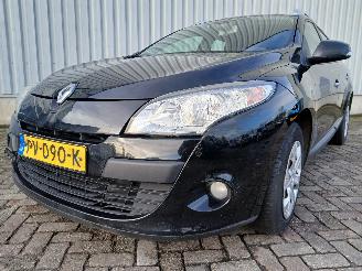 Vaurioauto  passenger cars Renault Mégane Megane III Grandtour (KZ) Combi 5-drs 1.5 dCi 90 (K9K-834(K9K-H8)) [66=
kW]  (05-2009/04-2016) 2011/5