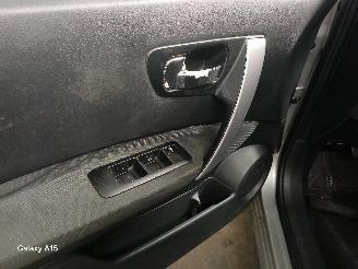 Nissan Qashqai Qashqai (J10) SUV 1.6 16V (HR16DE) [84kW]  (02-2007/10-2010) picture 14