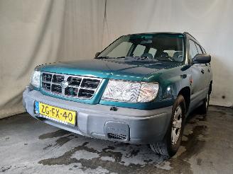 Vaurioauto  passenger cars Subaru Forester Forester (SF) SUV 2.0 16V (EJ202) [90kW]  (08-1997/09-2002) 1999/4