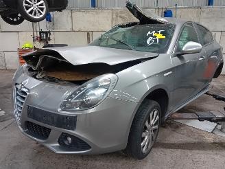 Salvage car Alfa Romeo Giulietta Giulietta (940) Hatchback 1.4 TB 16V MultiAir (940.A.2000) [125kW]  (0=
4-2010/10-2018) 2013