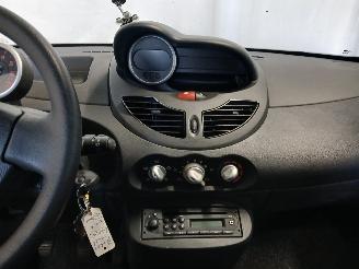 Renault Twingo Twingo II (CN) Hatchback 3-drs 1.2 (D7F-800(Euro 4)) [43kW]  (03-2007/=
09-2014) picture 16